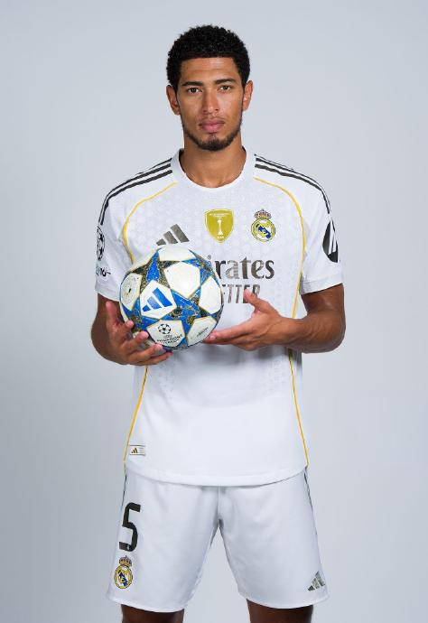 从此便是贝爵爷，英媒：贝克汉姆今日正式被授予爵士头衔