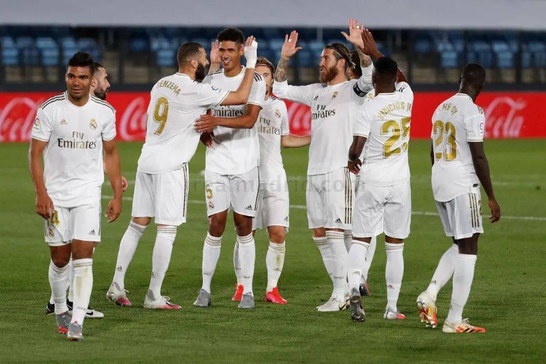 连输米兰马竞，齐沃赛后在更衣室与马洛塔和奥西利奥紧急开会