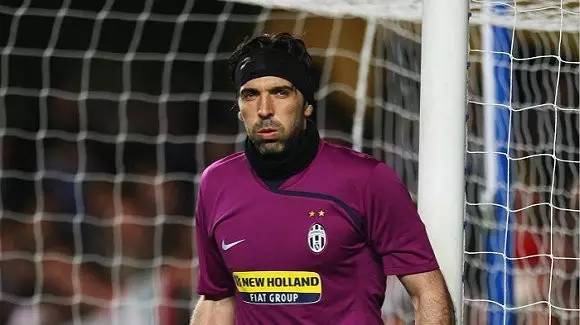 东体：海港本周一已经重新集结，加布里埃尔暂未参加合练