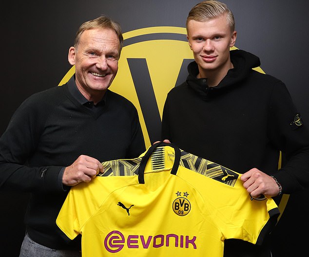 詹姆斯关键助攻锁定胜利