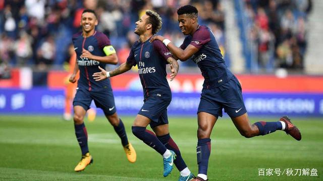 打破小贝纪录，布鲁日前锋福布斯是欧冠对巴萨传射最年轻球员