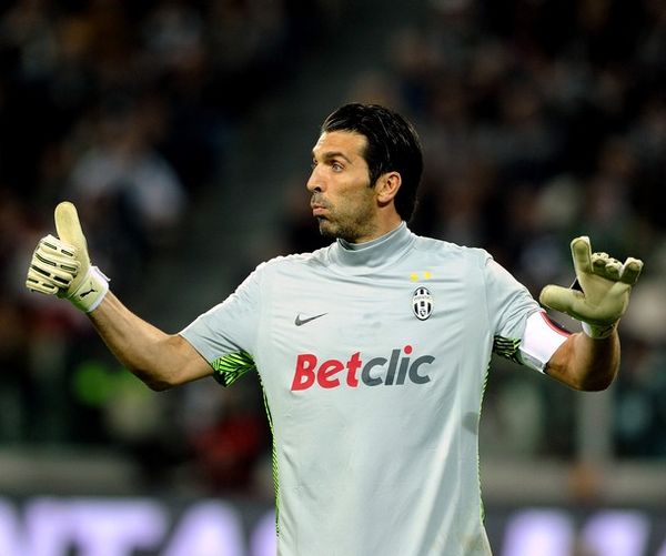 唐田：我们都希望瓦科留下来，职业队的人员交流和转会很正常