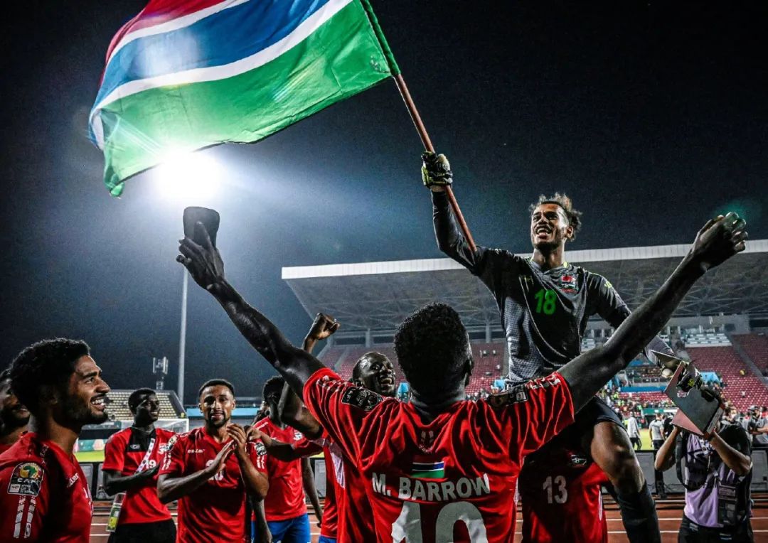 狼队14轮仅积2分排名英超垫底，上赛季曾双杀曼联