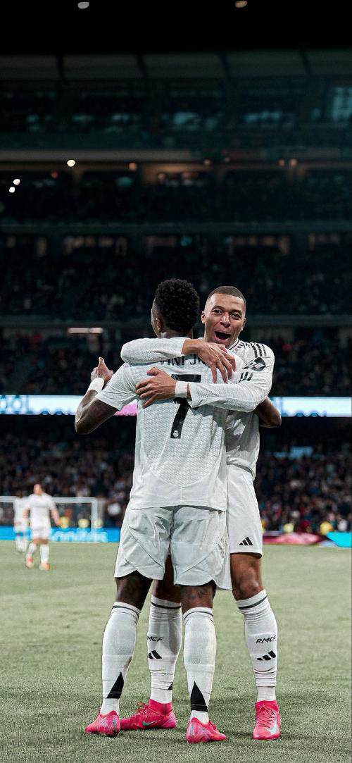 尽力了！吉迪空砍25+11+9准三双&怀特25分